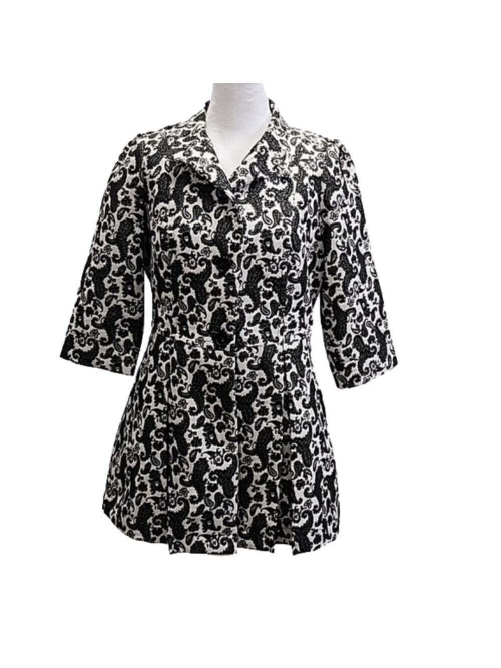 ETHYL COAT SIZE MEDIUM BLACK &WHITE PAISLEY